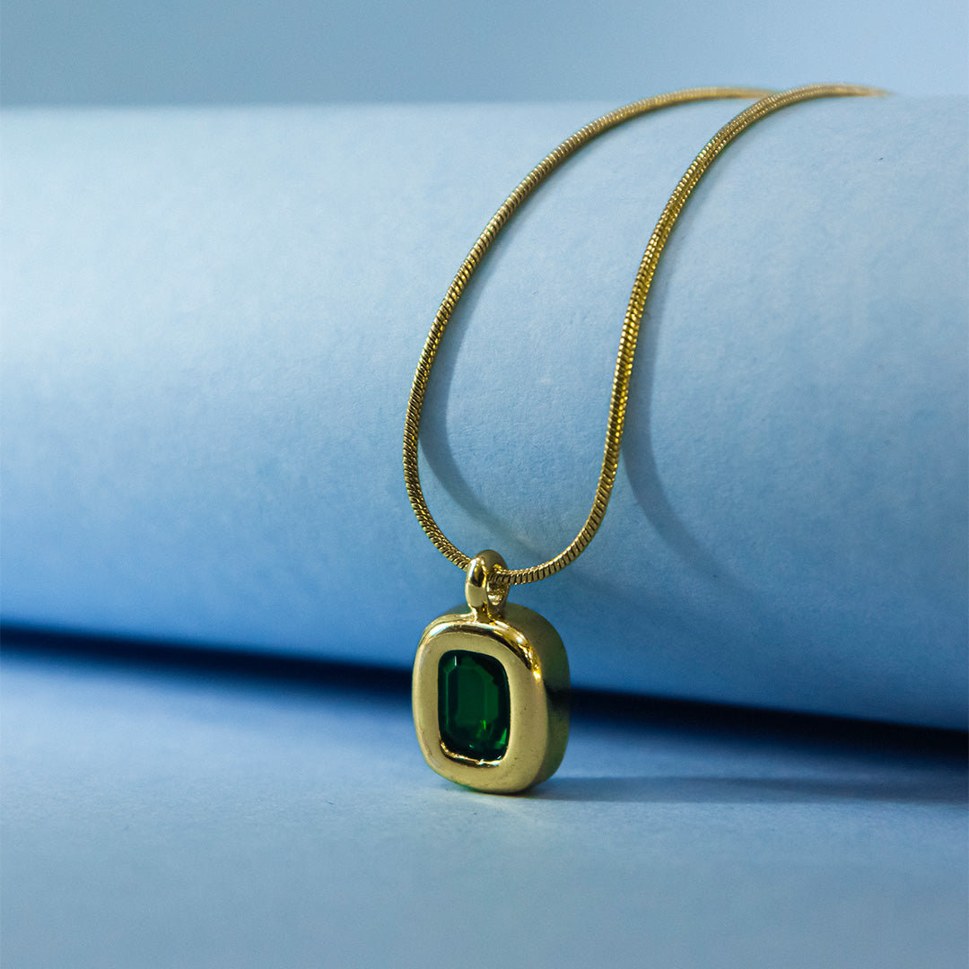 Emerald Shine Necklace