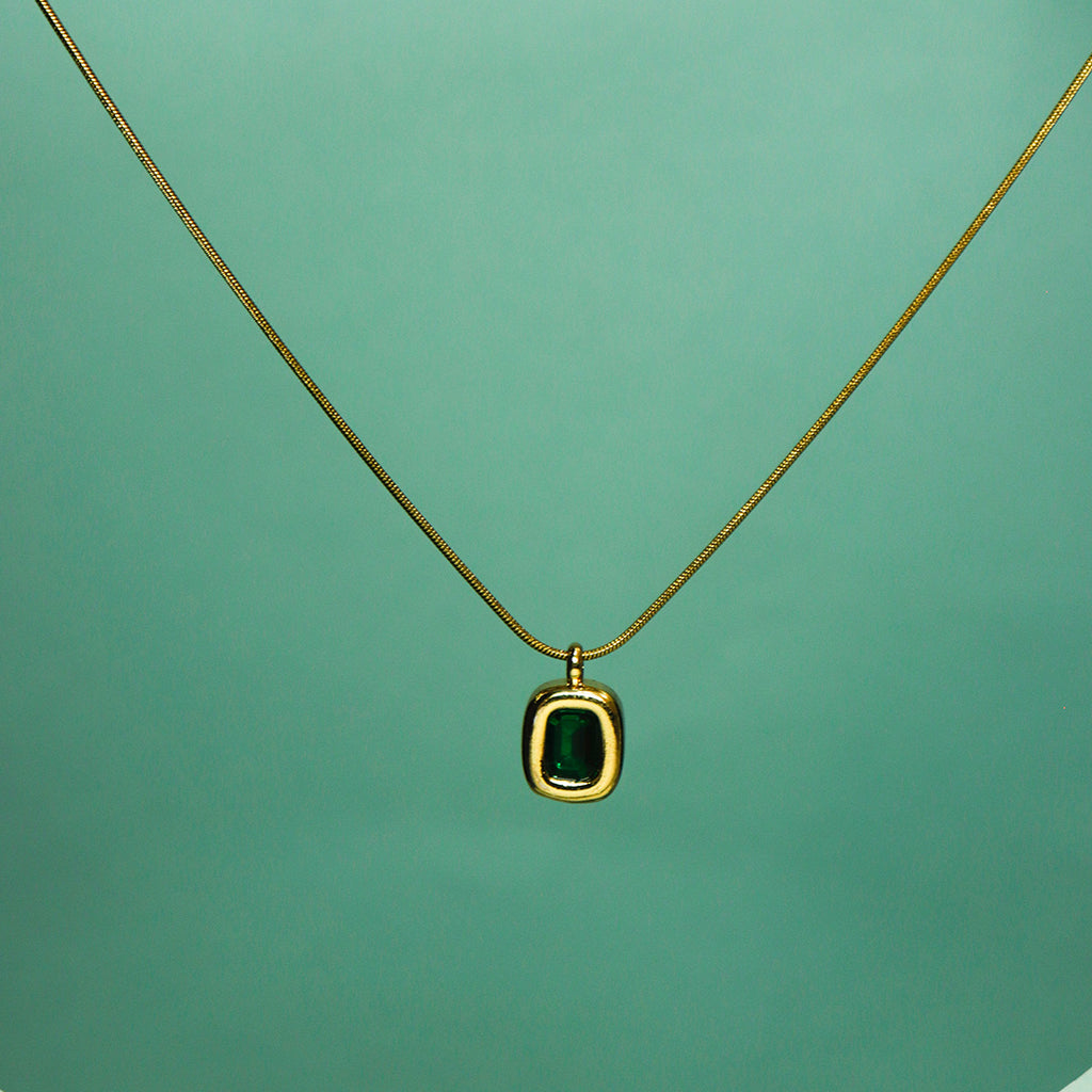 Emerald Shine Necklace
